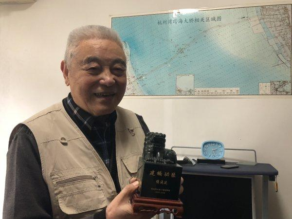 建橋功臣傅涌廷，講述當年建設杭州灣跨海大橋的故事 