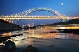 <em>世界</em><em>大</em><em>跨</em><em>徑</em><em>拱橋</em>—朝天門長江<em>大橋</em>