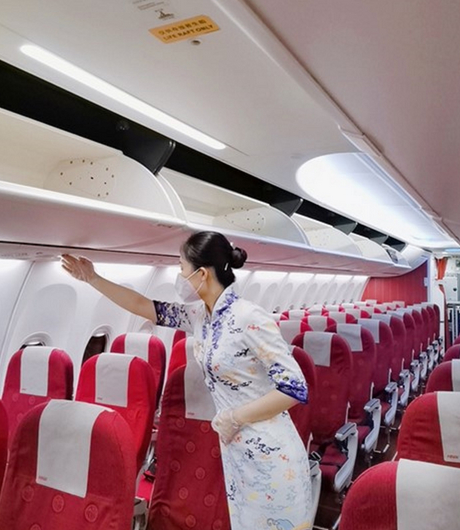 海航<em>乘務(wù)</em>員趙楠：暖如朝陽 與<em>旅客</em><em>一路</em><em>同行</em>