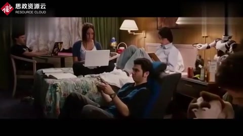 電影《大學(xué)新生》<em>精彩</em>片段，我們<em>都是</em>學(xué)校里的怪人！