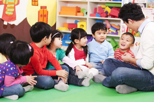 <em>課程標準</em>：<em>學前教育</em>專業《幼兒游戲理論與實踐》<em>課程標準</em>