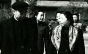 1927年鄧穎超同志生產(chǎn)被敵人追捕意外難產(chǎn)，再也沒(méi)有了孩子